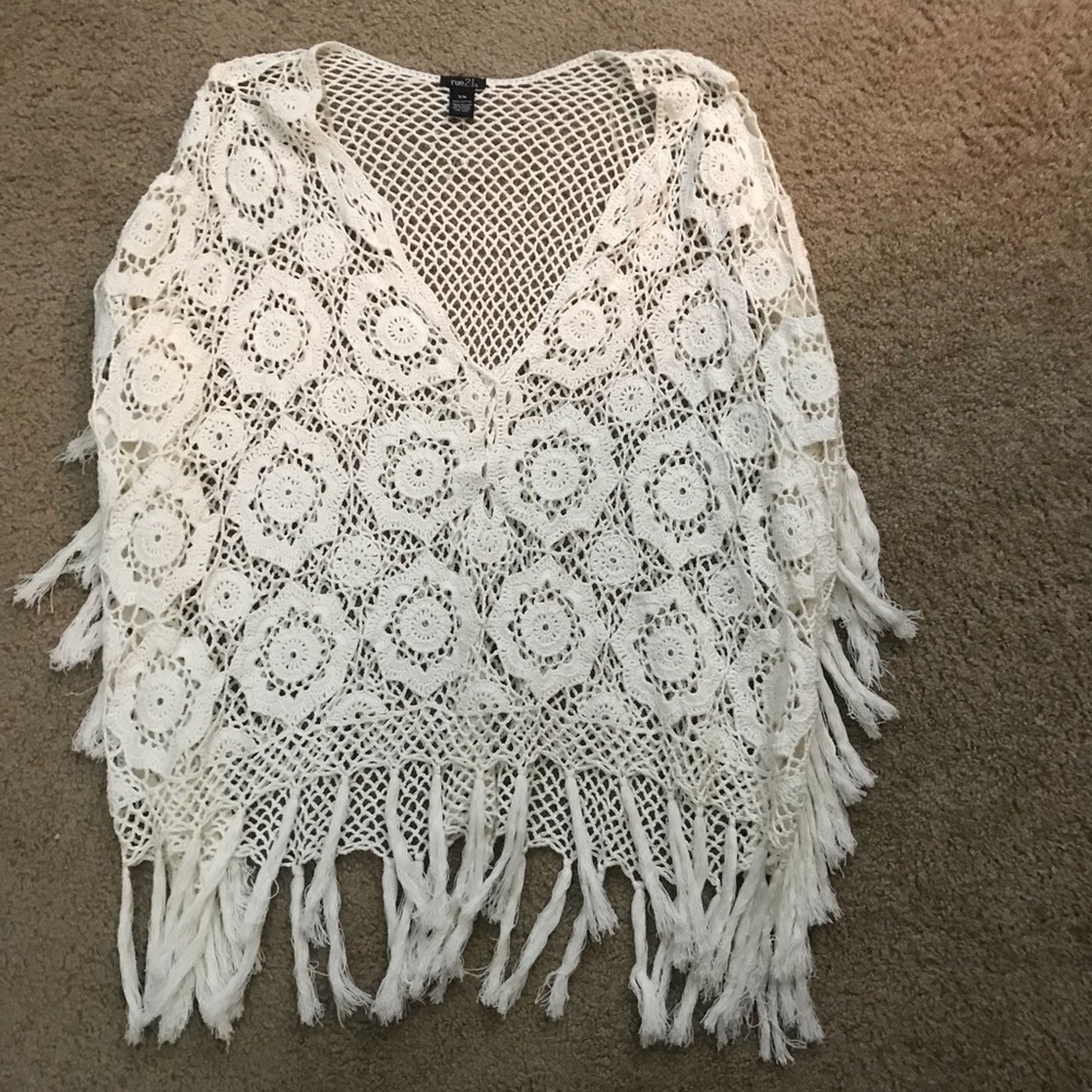NWOT Rue 21 White Crochet Poncho - Picture 2 of 4